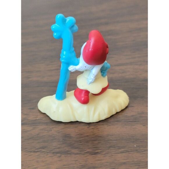 McDonald's 2017 Smurfette peyo Smurf flower toy figure - Picture 3 of 4
